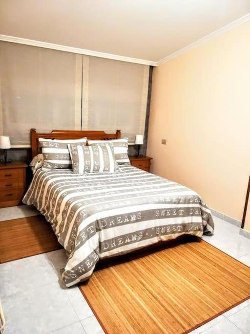 Apartamento En Las Afueras Рибадео Екстериор снимка